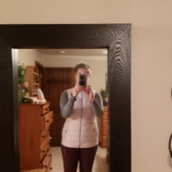 lululemon athletica Down for a Run vest, Light ROSE PINK, size 10 - Picture 7 of 10